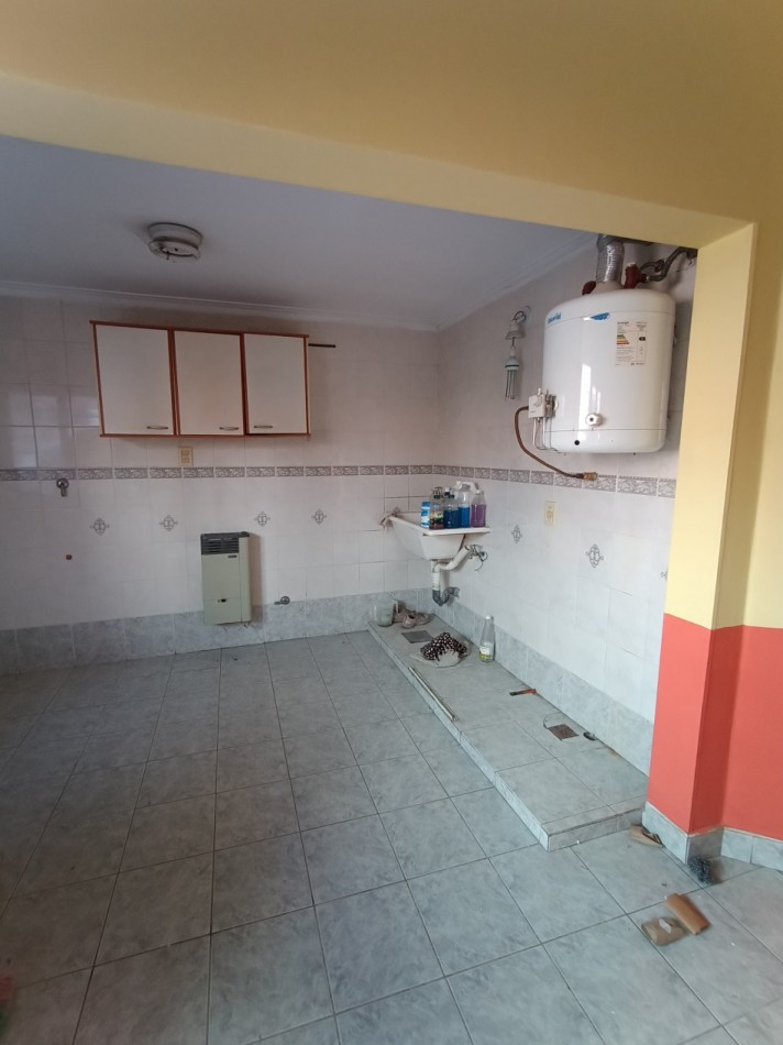 Casa en Pedro Centeno al 2900 con cochera
