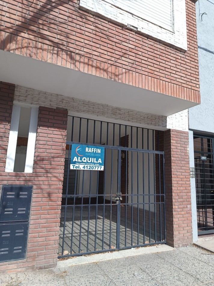 Casa en Pedro Centeno al 2900 con cochera