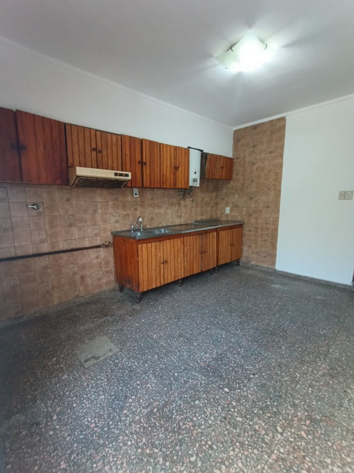 Luciano Torrent 3100 Casa al frente de dos dormitorios y patio seco