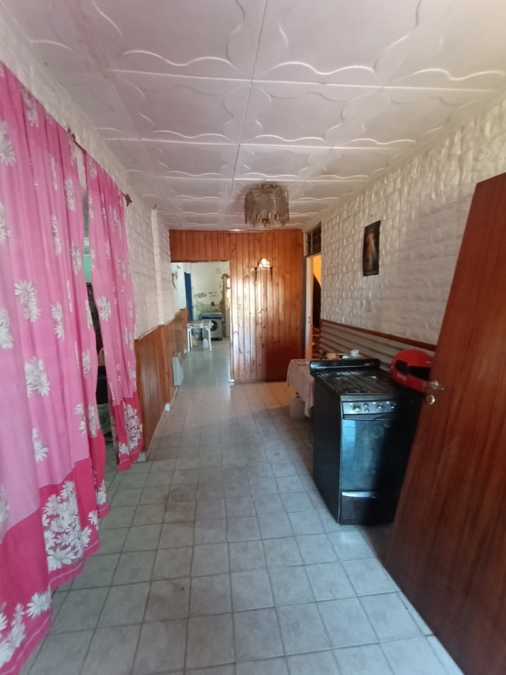 Llerena 2700 Propiedad de grandes dimensiones a la venta