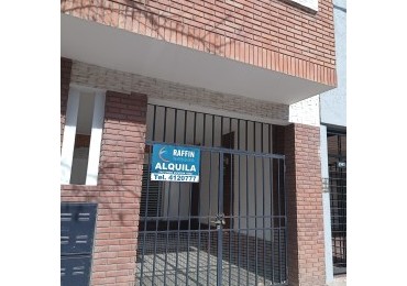 Casa en Pedro Centeno al 2900 con cochera